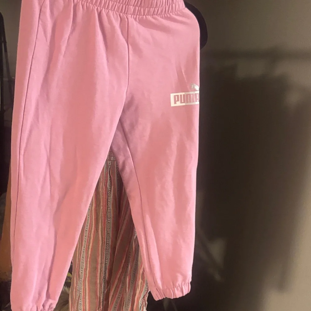 Puma Pink Hooded Pullover with Silver Logo & matching jogger set - Picture 2 of 10